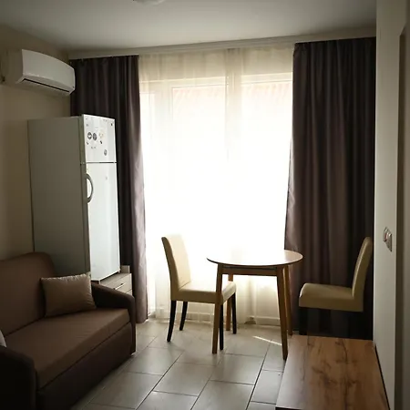 Sunny Rest Νεσέμπαρ